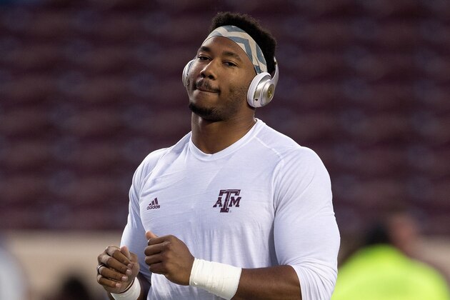 COLLEGE STATION, TX - NOVEMBER 24: Myles Garrett #15 of the Texas A&M Aggies warms up before playing LSU Tigers at Kyle Field on November 24, 2016 in College Station, Texas.  (Photo by Bob Levey/Getty Images)