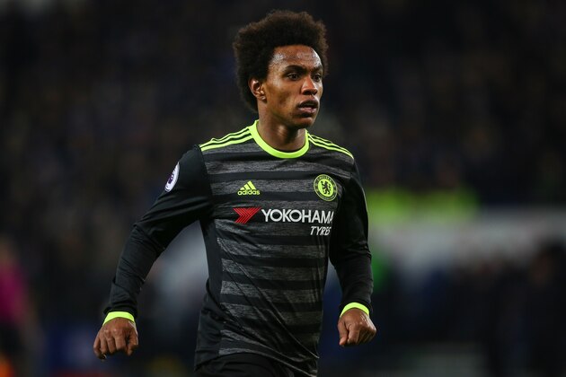 LEICESTER, ENGLAND - JANUARY 14: Willian of Chelsea during the Premier League match between Leicester City and Chelsea at The King Power Stadium on January 14, 2017 in Leicester, England. (Photo by Robbie Jay Barratt - AMA/Getty Images)