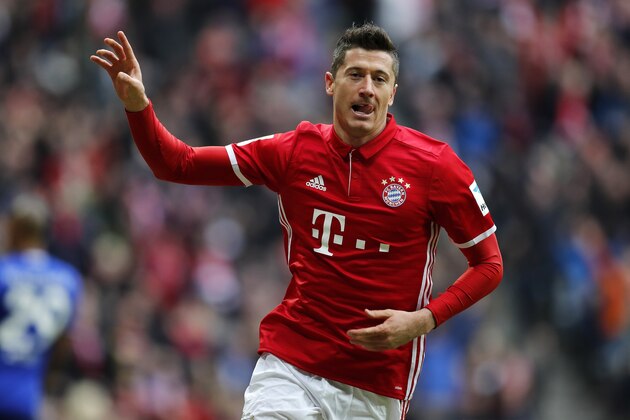 MUNICH, GERMANY - FEBRUARY 04: Robert Lewandowski of FC Bayern Muenchen celebrates after scoring his team's first goal during the Bundesliga match between Bayern Muenchen and FC Schalke 04 at Allianz Arena on February 4, 2017 in Munich, Germany. (Photo by Boris Streubel/Getty Images) MUNICH, GERMANY - FEBRUARY 04: Robert Lewandowski of FC Bayern Muenchen celebrates after scoring his team's first goal during the Bundesliga match between Bayern Muenchen and FC Schalke 04 at Allianz Arena on February 4, 2017 in Munich, Germany. (Photo by Boris Streubel/Getty Images)