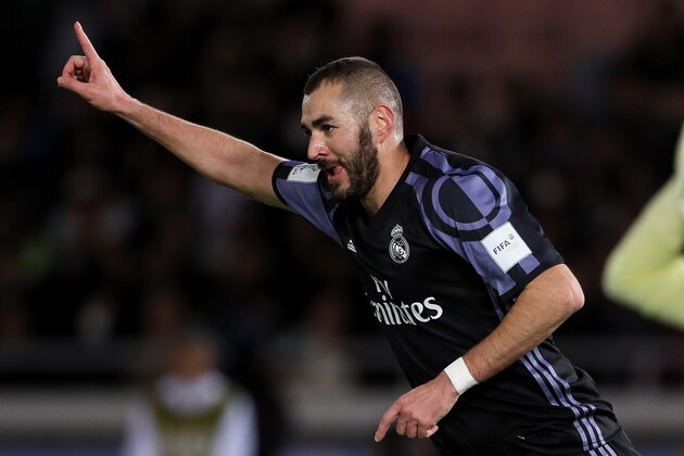 YOKOHAMA, JAPAN - DECEMBER 15:  Karim Benzema of Real Madrid celebrates scoring the first goal to make the score 0-1 during the FIFA Club World Cup Semi Final match between Club America and Real Madrid at International Stadium Yokohama on December 15, 2016 in Yokohama, Japan.  (Photo by Matthew Ashton - AMA/Getty Images)