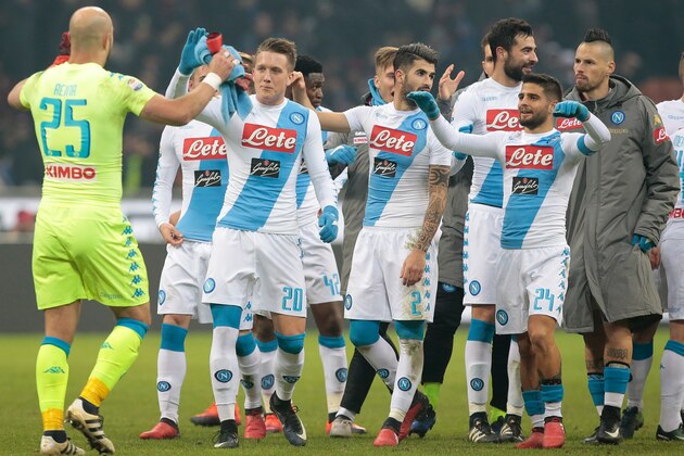 MILAN, ITALY - JANUARY 21:  SSC Napoli players celebrate the victory after the Serie A match between AC Milan and SSC Napoli at Stadio Giuseppe Meazza on January 21, 2017 in Milan, Italy.  (Photo by Getty Images/Getty Images)