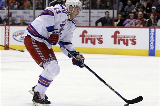 New York Rangers center Kevin Hayes (13) in the first period during an NHL hockey game against the Arizona Coyotes, Thursday, Dec. 29, 2016, in Glendale, Ariz. (AP Photo/Rick Scuteri)