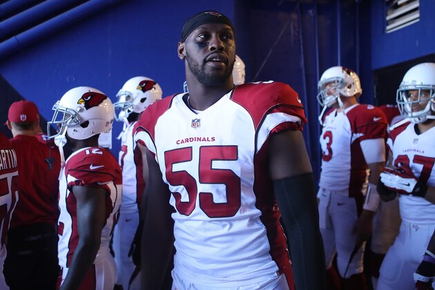 ORCHARD PARK, NY - SEPTEMBER 25: Chandler Jones #55 of the Arizona Cardinals gets ready to walk out onto the field with teammates through the tunnel before the start of NFL game action against the Buffalo Bills at New Era Field on September 25, 2016 in Orchard Park, New York. (Photo by Tom Szczerbowski/Getty Images)