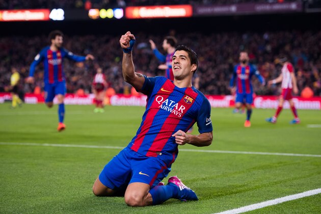 BARCELONA, SPAIN - FEBRUARY 07:  Luis Suarez of FC Barcelona celebrates after scoring the opening goal during the Copa del Rey semi-final second leg match between FC Barcelona and Atletico de Madrid at Camp Nou on February 7, 2017 in Barcelona, Spain.  (Photo by Alex Caparros/Getty Images)