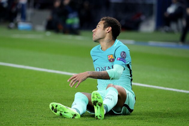 PARIS, FRANCE - FEBRUARY 14:  Neymar of Barcelona FC is disapointed during the UEFA Champions League Round of 16 first leg match between Paris Saint-Germain and FC Barcelona at Parc des Princes on February 14, 2017 in Paris, France.  (Photo by Xavier Laine/Getty Images)