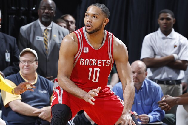 INDIANAPOLIS, IN - JANUARY 29: Eric Gordon #10 of the Houston Rockets handles the ball against the Indiana Pacers during the game at Bankers Life Fieldhouse on January 29, 2017 in Indianapolis, Indiana. The Pacers defeated the Rockets 120-101. NOTE TO USER: User expressly acknowledges and agrees that, by downloading and or using the photograph, User is consenting to the terms and conditions of the Getty Images License Agreement. (Photo by Joe Robbins/Getty Images)