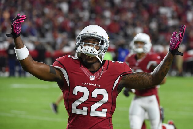 GLENDALE, AZ - OCTOBER 26: Tony Jefferson #22 of the Arizona Cardinals pumps up the fans prior to a game against the Baltimore Ravens at University of Phoenix Stadium on October 26, 2015 in Glendale, Arizona. (Photo by Norm Hall/Getty Images)