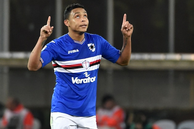 GENOA, ITALY - FEBRUARY 12: Luis Muriel of Sampdoria celebrates after penalty 1-1 during the Serie A match between UC Sampdoria andv Bologna FC at Stadio Luigi Ferraris on February 12, 2017 in Genoa, Italy.  (Photo by Paolo Rattini/Getty Images)