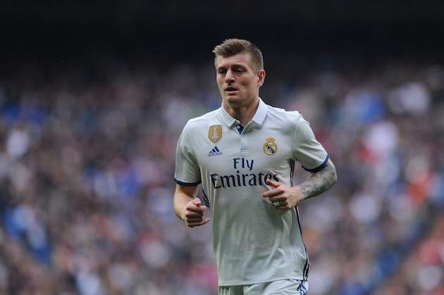 MADRID, SPAIN - FEBRUARY 18:  Toni Kroos of Real Madrid looks on during the La Liga match between Real Madrid CF and RCD Espanyol at the Bernabeu stadium on February 18, 2017 in Madrid, Spain.  (Photo by Denis Doyle/Getty Images)