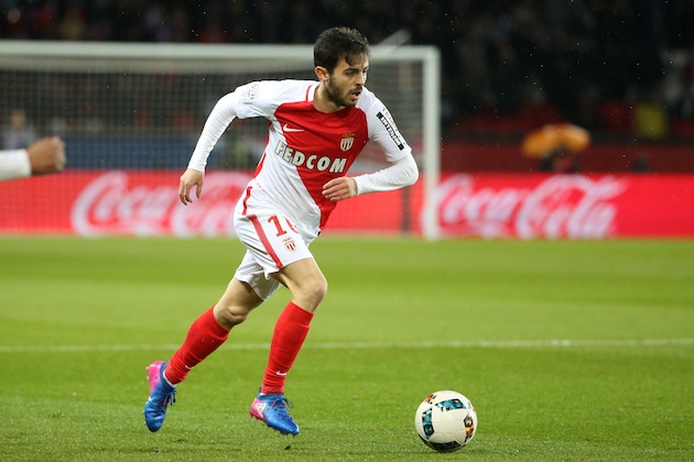 PARIS, FRANCE - JANUARY 29: Bernardo Silva of Monaco in action during the French Ligue 1 match between Paris Saint Germain and AS Monaco at Parc des Princes stadium on January 29, 2017 in Paris, France. (Photo by Jean Catuffe/Getty Images)