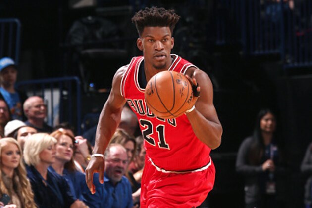 OKLAHOMA CITY, OK- FEBRUARY 1: Jimmy Butler #21 of the Chicago Bulls brings the ball up court during the game against the Oklahoma City Thunder on February 1, 2017 at Chesapeake Energy Arena in Oklahoma City, Oklahoma. NOTE TO USER: User expressly acknowledges and agrees that, by downloading and or using this photograph, User is consenting to the terms and conditions of the Getty Images License Agreement. Mandatory Copyright Notice: Copyright 2017 NBAE (Photo by Layne Murdoch/NBAE via Getty Images)