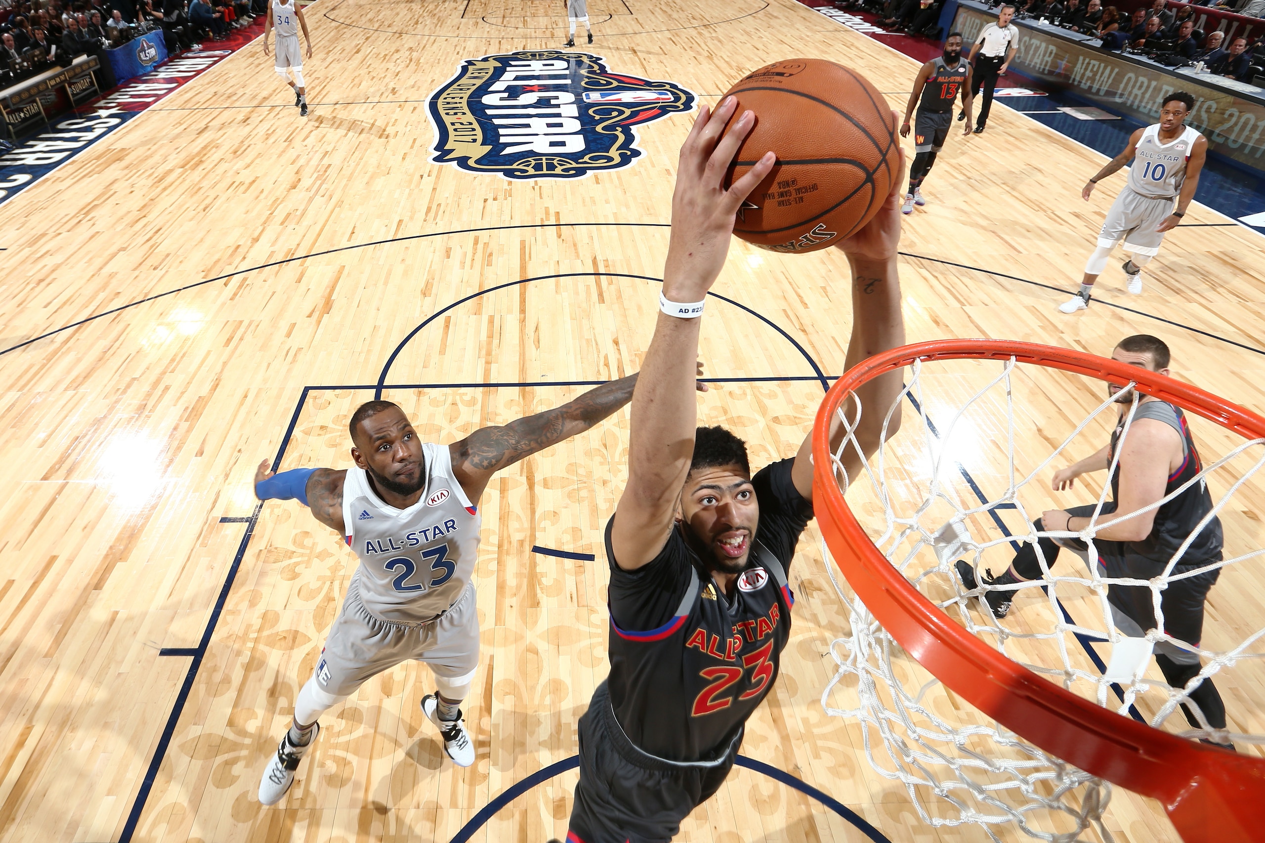 NEW ORLEANS, LA - FEBRUARY 19: Anthony Davis #23 of the Western Conference All-Stars dunks during the NBA All-Star Game as part of the 2017 NBA All Star Weekend on February 19, 2017 at the Smoothie King Center in New Orleans, Louisiana.  NOTE TO USER: User expressly acknowledges and agrees that, by downloading and or using this Photograph, user is consenting to the terms and conditions of the Getty Images License Agreement.  Mandatory Copyright Notice: Copyright 2017 NBAE (Photo by Nathaniel S. Butler/NBAE via Getty Images)