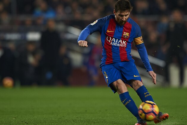 BARCELONA, SPAIN - FEBRUARY 19:  Lionel Messi of Barcelona in action  during the La Liga match between FC Barcelona and CD Leganes at Camp Nou Stadium on February 19, 2017 in Barcelona, Spain.  (Photo by fotopress/Getty Images)
