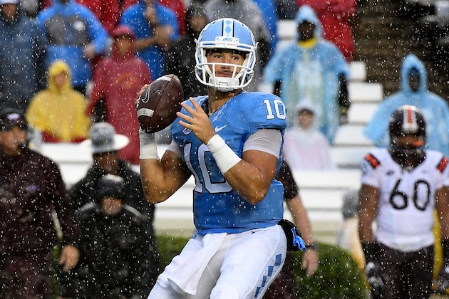 CHAPEL HILL, NC - OCTOBER 08:  Mitch Trubisky #10 of the UNC Tar Heels drops back to pass against the Virginia Tech Hokies at Kenan Stadium on October 8, 2016 in Chapel Hill, North Carolina. (Photo by Mike Comer/Getty Images)