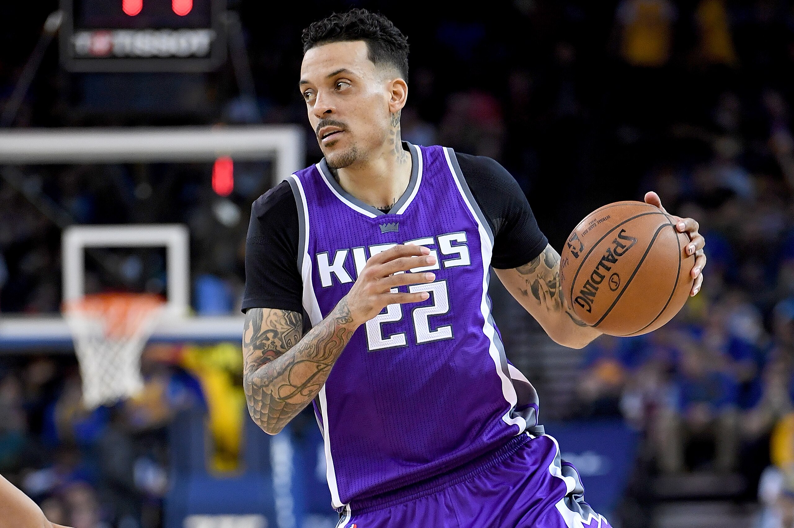 OAKLAND, CA - FEBRUARY 15:  Matt Barnes #22 of the Sacramento Kings looks to make a move with the ball against the Golden State Warriors during an NBA Basketball game at ORACLE Arena on February 15, 2017 in Oakland, California. NOTE TO USER: User expressly acknowledges and agrees that, by downloading and or using this photograph, User is consenting to the terms and conditions of the Getty Images License Agreement.  (Photo by Thearon W. Henderson/Getty Images)