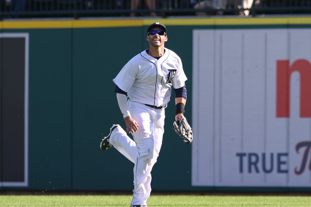 DETROIT, MI - SEPTEMBER 24:  J.D. Martinez #28 of the Detroit Tigers fields during the game against the Kansas City Royals at Comerica Park on September 24, 2016 in Detroit, Michigan. The Royals defeated the Tigers 7-4.  (Photo by Mark Cunningham/MLB Photos via Getty Images)