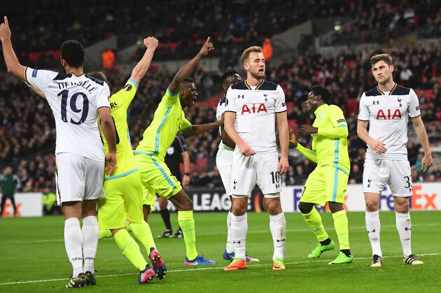 Tottenham Hotspur's English striker Harry Kane (C) reacts after scoring an own goal to level the scores 1-1 during the UEFA Europa League Round of 32 second-leg football match between Tottenham Hotspur and KAA Gent at Wembley Stadium in north London, on February 23, 2017. / AFP / Justin TALLIS        (Photo credit should read JUSTIN TALLIS/AFP/Getty Images)