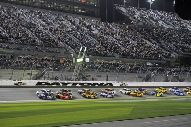 Chase Elliott (24) leads the field at the start of the first of two NASCAR qualifying races for Sunday's Daytona 500 at Daytona International Speedway in Daytona Beach, Fla., Thursday, Feb. 23, 2017. (AP Photo/Terry Renna)