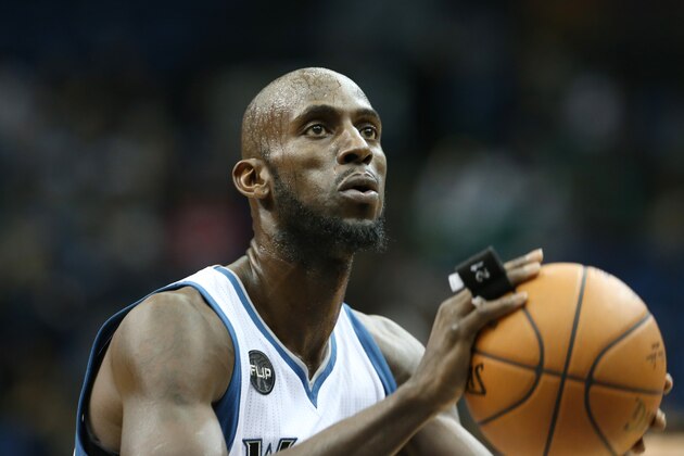 MINNEAPOLIS, MN - DECEMBER 5: Kevin Garnett #21 of the Minnesota Timberwolves prepares to shoot against the Portland Trail Blazers during the game on December 5, 2015 at Target Center in Minneapolis, Minnesota. NOTE TO USER: User expressly acknowledges and agrees that, by downloading and or using this Photograph, user is consenting to the terms and conditions of the Getty Images License Agreement. Mandatory Copyright Notice: Copyright 2015 NBAE (Photo by Jordan Johnson/NBAE via Getty Images)