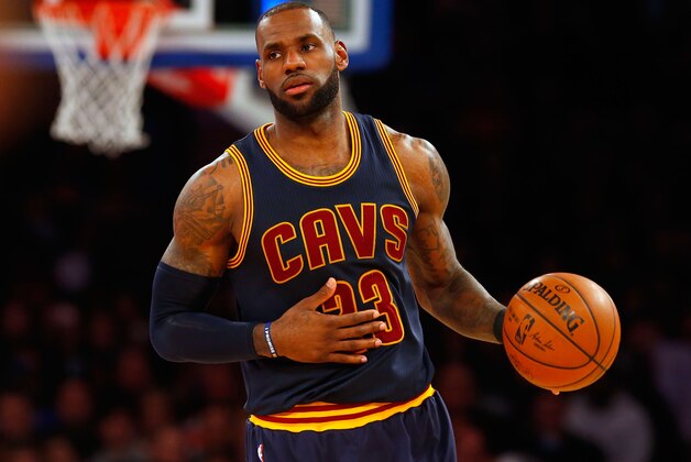 NEW YORK, NY - FEBRUARY 04:  (NEW YORK DAILIES OUT)    LeBron James #23 of the Cleveland Cavaliers in action against the New York Knicks at Madison Square Garden on February 4, 2017 in New York City. The Cavaliers defeated the Knicks 111-103.  NOTE TO USER: User expressly acknowledges and agrees that, by downloading and/or using this Photograph, user is consenting to the terms and conditions of the Getty Images License Agreement.  (Photo by Jim McIsaac/Getty Images)