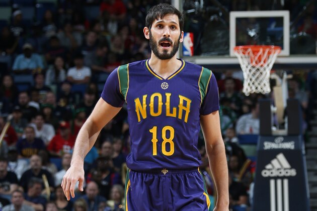 NEW ORLEANS, LA - FEBRUARY 23:  Omri Casspi #18 of the New Orleans Pelicans stands on the court during a game against the Houston Rockets on February 23, 2017 at Smoothie King Center in New Orleans, Louisiana. NOTE TO USER: User expressly acknowledges and agrees that, by downloading and/or using this photograph, user is consenting to the terms and conditions of the Getty Images License Agreement. Mandatory Copyright Notice: Copyright 2017 NBAE (Photo by Layne Murdoch/NBAE via Getty Images)
