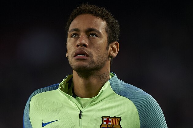 BARCELONA, SPAIN - FEBRUARY 19:  Neymar Jr of Barcelona looks on during the warm up prior the La Liga match between FC Barcelona and CD Leganes at Camp Nou Stadium on February 19, 2017 in Barcelona, Spain.  (Photo by fotopress/Getty Images)