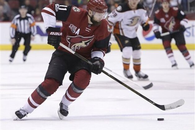 Arizona Coyotes center Martin Hanzal (11) in the first period during an NHL hockey game against the Anaheim Ducks, Monday, Feb. 20, 2017, in Glendale, Ariz. (AP Photo/Rick Scuteri)