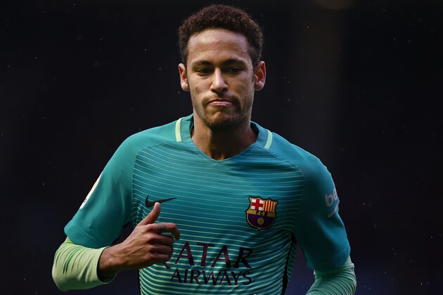 VITORIA-GASTEIZ, SPAIN - FEBRUARY 11: Neymar JR. of FC Barcelona gestures during the La Liga match between Deportivo Alaves and FC Barcelona at Estadio de Mendizorroza on February 11, 2017 in Vitoria-Gasteiz, Spain.  (Photo by Gonzalo Arroyo Moreno/Getty Images)