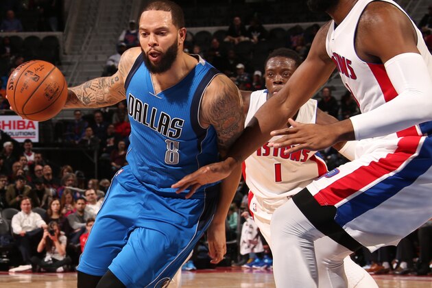 AUBURN HILLS, MI - FEBRUARY 15:  Deron Williams #8 of the Dallas Mavericks handles the ball against the Detroit Pistons on February 15, 2017 at The Palace of Auburn Hills in Auburn Hills, Michigan. NOTE TO USER: User expressly acknowledges and agrees that, by downloading and/or using this photograph, User is consenting to the terms and conditions of the Getty Images License Agreement. Mandatory Copyright Notice: Copyright 2017 NBAE (Photo by Brian Sevald/NBAE via Getty Images)