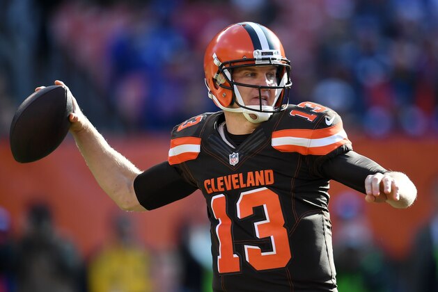 CLEVELAND, OH - NOVEMBER 27:  Josh McCown #13 of the Cleveland Browns looks to pass during he first quarter against the New York Giants at FirstEnergy Stadium on November 27, 2016 in Cleveland, Ohio. (Photo by Jason Miller/Getty Images)