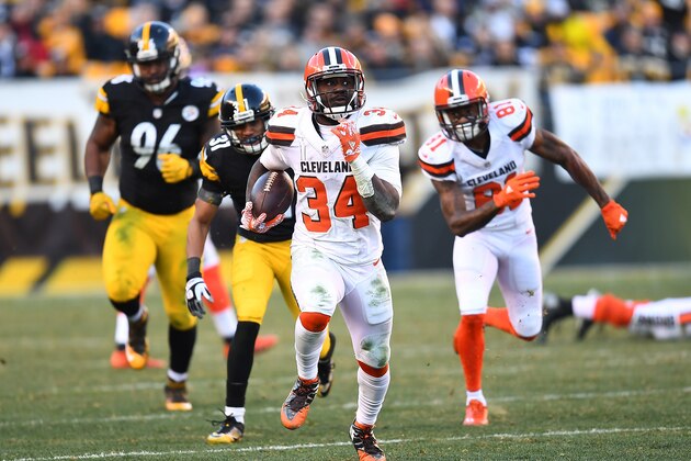 PITTSBURGH, PA - JANUARY 01:  Isaiah Crowell #34 of the Cleveland Browns rushes against the Pittsburgh Steelers in the fourth quarter during the game at Heinz Field on January 1, 2017 in Pittsburgh, Pennsylvania. (Photo by Joe Sargent/Getty Images)