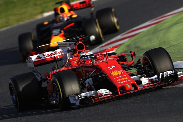 MONTMELO, SPAIN - FEBRUARY 28: Kimi Raikkonen of Finland driving the (7) Scuderia Ferrari SF70H leads Max Verstappen of the Netherlands driving the (33) Red Bull Racing Red Bull-TAG Heuer RB13 TAG Heuer on track during day two of Formula One winter testing at Circuit de Catalunya on February 28, 2017 in Montmelo, Spain.  (Photo by Mark Thompson/Getty Images)