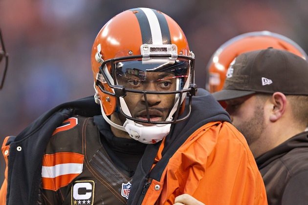 CLEVELAND, OH - DECEMBER 24:  Robert Griffin III #10 of the Cleveland Browns is helped on the sidelines during a game against the San Diego Chargers at FirstEnergy Stadium on December 24, 2016 in Cleveland, Ohio.  The Browns defeated the Chargers 20-17.  (Photo by Wesley Hitt/Getty Images)