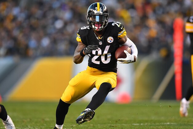 PITTSBURGH, PA - NOVEMBER 13:  Le'Veon Bell #26 of the Pittsburgh Steelers in action during the game against the Dallas Cowboys at Heinz Field on November 13, 2016 in Pittsburgh, Pennsylvania. (Photo by Joe Sargent/Getty Images) *** Local Caption ***