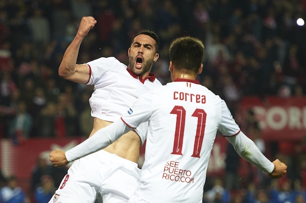 SEVILLE, SPAIN - MARCH 02:  Vicente Iborra of Sevilla FC celebrates after scoring during the La Liga match between Sevilla FC and Athletic Club de Bilbao at Estadio Ramon Sanchez Pizjuan on March 02, 2017 in Seville, Spain.  (Photo by Aitor Alcalde Colomer/Getty Images)