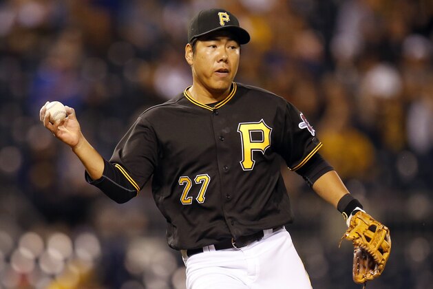 PITTSBURGH, PA - SEPTEMBER 26:  Jung Ho Kang #27 of the Pittsburgh Pirates in action during the game against the Chicago Cubs at PNC Park on September 26, 2016 in Pittsburgh, Pennsylvania.  (Photo by Justin K. Aller/Getty Images)