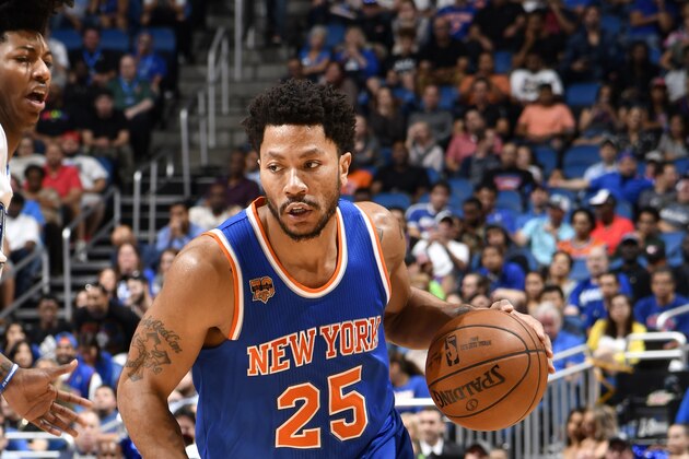 ORLANDO, FL - MARCH 1:  Derrick Rose #25 of the New York Knicks handles the ball during a game against the Orlando Magic on March 1, 2017 at Amway Center in Orlando, Florida. NOTE TO USER: User expressly acknowledges and agrees that, by downloading and/or using this photograph, user is consenting to the terms and conditions of the Getty Images License Agreement. Mandatory Copyright Notice: Copyright 2017 NBAE (Photo by Fernando Medina/NBAE via Getty Images)