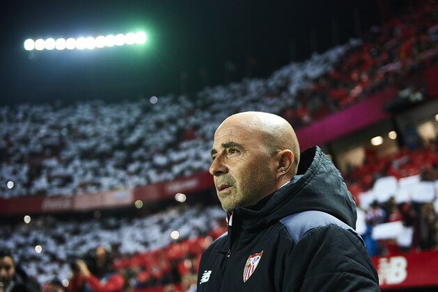 SEVILLE, SPAIN - MARCH 02:  Head Coach of Sevilla FC Jorge Sampaoli looks on prior to the La Liga match between Sevilla FC and Athletic Club de Bilbao at Estadio Ramon Sanchez Pizjuan on March 02, 2017 in Seville, Spain.  (Photo by Aitor Alcalde Colomer/Getty Images)