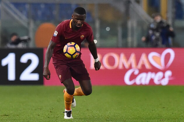 ROME, ITALY - DECEMBER 12:  Antonio Rudiger of AS Roma in action during the Serie A match between AS Roma and AC Milan at Stadio Olimpico on December 12, 2016 in Rome, Italy.  (Photo by Giuseppe Bellini/Getty Images)