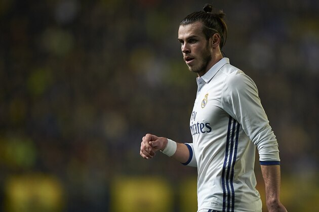 VILLARREAL, SPAIN - FEBRUARY 26:  Gareth Bale of Real Madrid looks on during the La Liga match between Villarreal CF and Real Madrid at Estadio de la Ceramica on February 26, 2017 in Villarreal, Spain.  (Photo by Fotopress/Getty Images)