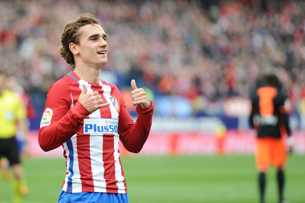 MADRID, SPAIN - MARCH 5: Antoine Griezmann, #7 of Atletico de Madrid celebrates after scoring the third goal of his team during The La Liga match between Atletico Madrid v Valencia C.F. at Vicente Calderon on March 05, 2017 in Madrid, Spain. (Photo by Sonia Canada/Getty Images) MADRID, SPAIN - MARCH 5: Antoine Griezmann, #7 of Atletico de Madrid celebrates after scoring the third goal of his team during The La Liga match between Atletico Madrid v Valencia C.F. at Vicente Calderon on March 05, 2017 in Madrid, Spain. (Photo by Sonia Canada/Getty Images)