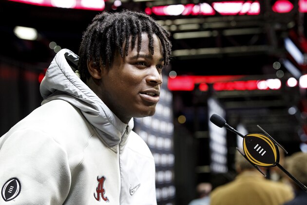 TAMPA, FL - JANUARY 7: Linebacker Reuben Foster #10 of the Alabama Crimson Tide addresses the media during Media Day before the College Football Playoff National Championship Game at Amalie Arena on January 7, 2017 in Tampa, Florida. (Photo by Don Juan Moore/Getty Images)