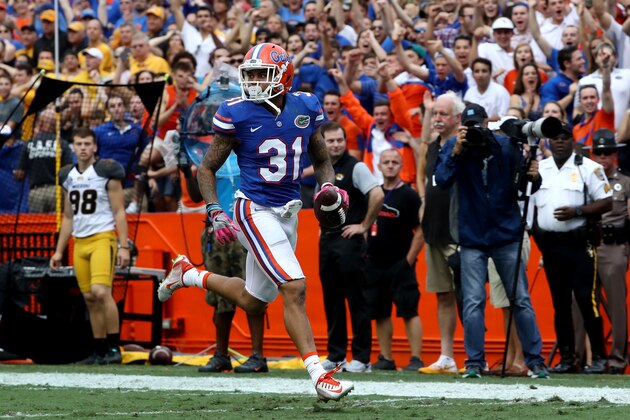 GAINESVILLE, FL - OCTOBER 15:  Teez Tabor #31 of the Florida Gators rushes for a touchdown after making an interception during the game against the Missouri Tigers at Ben Hill Griffin Stadium on October 15, 2016 in Gainesville, Florida.  (Photo by Sam Greenwood/Getty Images)