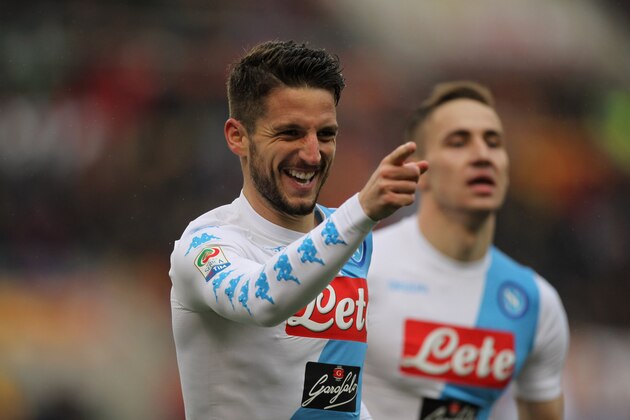 ROME, ITALY - MARCH 04:  Dies Mertens of SSC Napoli celebrates after scoring the team's second goal during the Serie A match between AS Roma and SSC Napoli at Stadio Olimpico on March 4, 2017 in Rome, Italy.  (Photo by Paolo Bruno/Getty Images)
