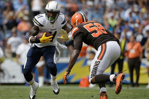 SAN DIEGO, CA - OCTOBER 04:  Stevie Johnson #11 of the San Diego Chargers is pursued by Karlos Dansby #56 of the Cleveland Browns in the first half at Qualcomm Stadium on October 4, 2015 in San Diego, California. The Chargers defeated the Browns 30-27.  (Photo by Jeff Gross/Getty Images)