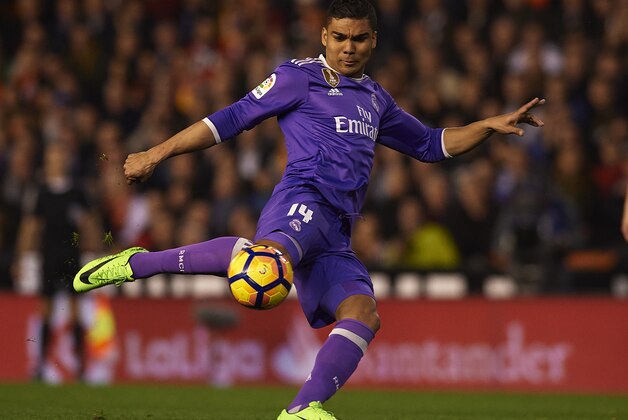 VALENCIA, SPAIN - FEBRUARY 22:  Casemiro of Real Madrid in action during the La Liga match between Valencia CF and Real Madrid at Mestalla Stadium on February 22, 2017 in Valencia, Spain.  (Photo by Manuel Queimadelos Alonso/Getty Images)