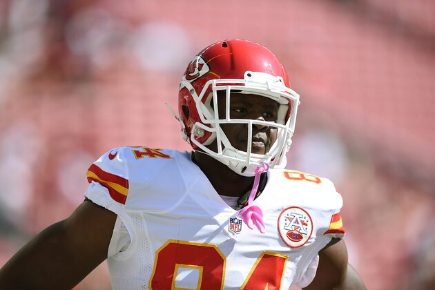 SANTA CLARA, CA - OCTOBER 05:  Demetrius Harris #84 of the Kansas City Chiefs looks on during pre-game warm ups prior to playing the San Francisco 49ers  at Levi's Stadium on October 5, 2014 in Santa Clara, California.  (Photo by Thearon W. Henderson/Getty Images)