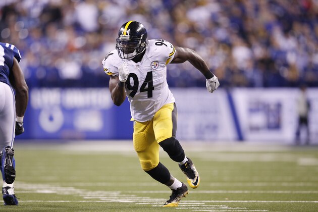 INDIANAPOLIS, IN - NOVEMBER 24: Lawrence Timmons #94 of the Pittsburgh Steelers in action against the Indianapolis Colts during the game at Lucas Oil Stadium on November 24, 2016 in Indianapolis, Indiana. The Steelers defeated the Colts 28-7. (Photo by Joe Robbins/Getty Images)