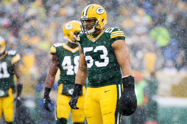 GREEN BAY, WI - DECEMBER 04:  Nick Perry #53 of the Green Bay Packers wears a cast on his arm in the third quarter against the Houston Texans at Lambeau Field on December 4, 2016 in Green Bay, Wisconsin. (Photo by Dylan Buell/Getty Images)