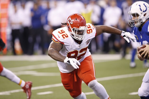 INDIANAPOLIS, IN - OCTOBER 30: Dontari Poe #92 of the Kansas City Chiefs in action against the Indianapolis Colts during the game at Lucas Oil Stadium on October 30, 2016 in Indianapolis, Indiana. The Chiefs defeated the Colts 30-14. (Photo by Joe Robbins/Getty Images)